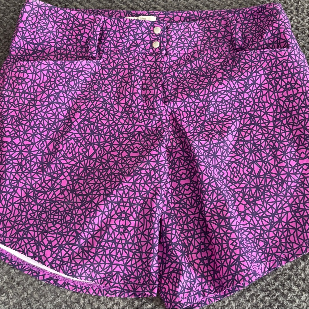 Adidas Womens Golf Shorts
Navy & Pink Geometric Size 6